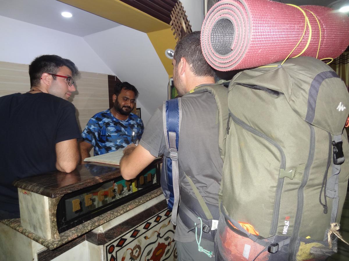 Hotel Aashiyana Agra  Bagian luar foto